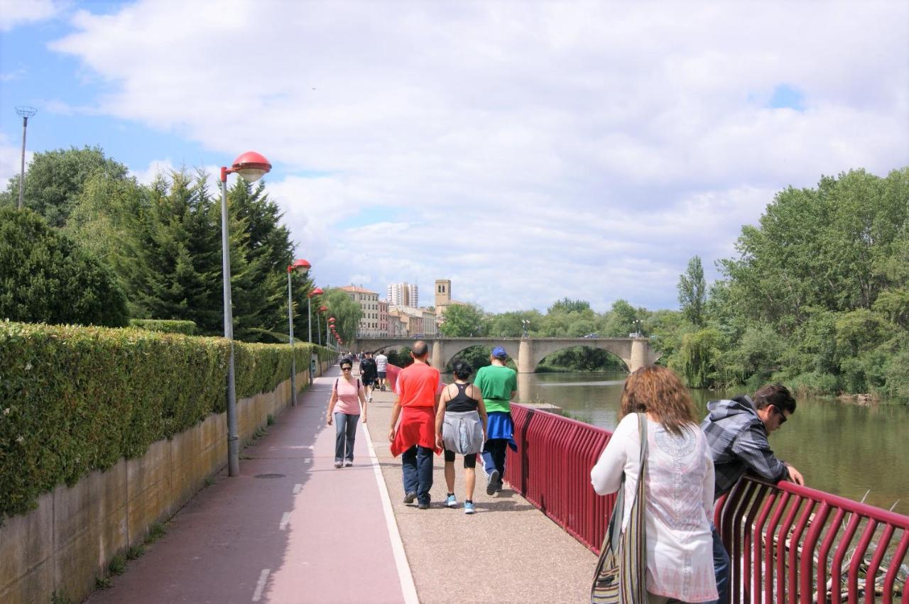 Logrocity Puerta Del Ebro Parking Privado Gratis ログローニョ エクステリア 写真